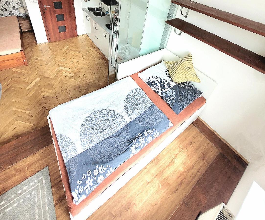 Modern Apartment Few Steps From Centre براغ المظهر الخارجي الصورة