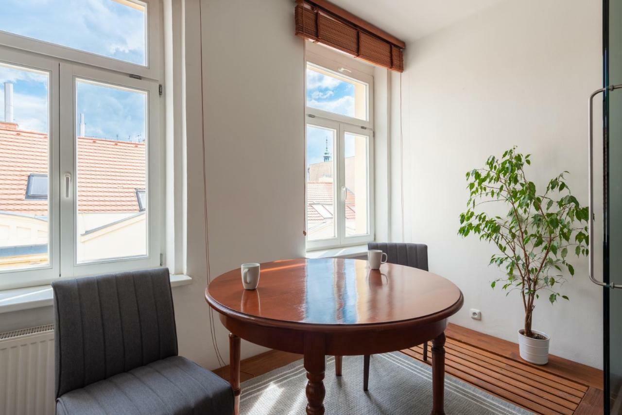 Modern Apartment Few Steps From Centre براغ المظهر الخارجي الصورة