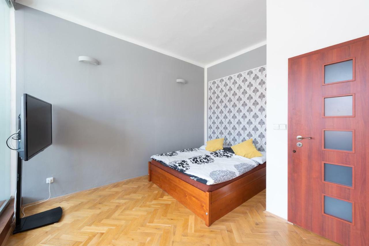 Modern Apartment Few Steps From Centre براغ المظهر الخارجي الصورة